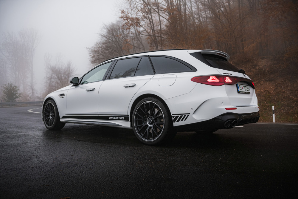 Mercedes-AMG E 53 HYBRID 4MATIC+